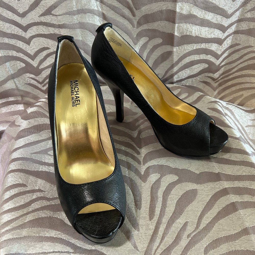 *MichaelKors* Open Toe Pump